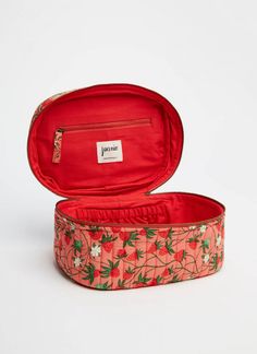 Page 2 | Accessories | Vintage-Inspired Retro Women’s Fashion Accessories | Joanie Hanging Washing, Eco Friendly Labels, Travel Necessities, Vanity Bag, Cosmetics Bag, Strawberry Print, Wash Bag, Retro Women, Bag Trends