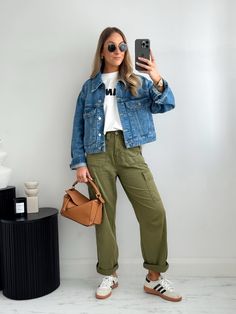 Casual Denim Jacket Outfit, Outfit Inspo For Women, Fall Denim Jacket, Trendy Denim Jacket, Oversize Tshirt Outfits, Casual Denim Jacket, Denim Jacket Outfit, Dressy Casual Outfits, Denim Jacket Fashion