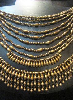 Art Jewelry Elements: Pre-Hispanic Jewelry from Oaxaca Mexico - Gold Necklaces Pre Columbian Jewelry, Oaxaca Jewelry, Columbian Jewelry, Historic Jewelry, Monte Alban, Ancient Egyptian Jewelry, What Is Today, Bohemian Jewellery, Historical Jewellery