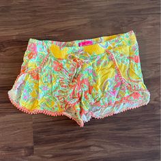 Lully Pulitzer For Target Dolphin Hem Shorts With Mini Pom Pom Liners. Never Worn So In Great Condition. Playful Pajama Shorts For Beach In Spring, Fun Short Bottoms For Vacation, Fun Beach Bottoms, Cute Summer Vacation Pajama Shorts, Cute Pajama Shorts With Elastic Waistband For Beach, Cute Yellow Bottoms For Loungewear, Cute Green Bottoms For The Beach, Yellow Summer Shorts For Vacation, Playful Yellow Shorts For Spring