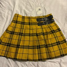 Forever 21 Size S . Nwt. Gold/Black Mini Skirt With Two Buckles On Top . Pleated . Very Cute . Zipper In Back. Never Worn. Trendy Yellow School Skirt, Trendy Yellow Skirt For School, Grad Picture Ideas, Grad Pics, Forever 21 Skirts, Yellow Plaid, Plaid Mini Skirt, Black Mini Skirt, Black Mini