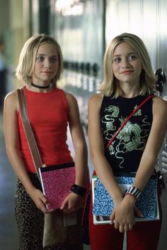 Ashley Mary Kate Olsen, Olsen Twins Style, 00s Mode, 90s 2000s Fashion, Mary Kate And Ashley, Kate Olsen, 2000s Fashion Trends, Looks Pinterest, 00s Fashion