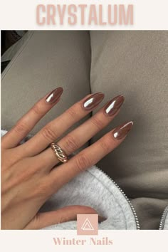 Fall Nails Chrome Brown, Cool Girl Fall Nails, Fall Chrome Nails Almond, Brown Nails With Pearl Chrome, Brown With Crome Nails, Mocha Nails With Chrome, Hailey Beiber Nails Brown, Brown Chrome Acrylic Nails, Fall Brown Chrome Nails