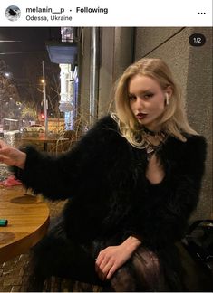 Office Girl, Dark Feminine Aesthetic, Feminine Aesthetic, Glam Rock, Star Girl, French Girl, Dark Fashion, Mode Inspiration, Divine Feminine