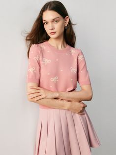 Pink Bow knot Print Jacquard Top GoodsNo: 1B3R5G120 MATERIALS & CARE 49% Viscose49% Polyamide2% Other fiber WASHING : ��• Hand wash at 40°C• Do not bleach• Do not tumble dry• Flat dry in the shade• Cool iron• Do not dry-clean Suggest: Wash dark and light-colored clothes separately Do not soak •Fit type-Fit•Elastic-No Jacquard Top, Butterfly Bow, Multi Dress, Bow Knot, Velvet Lace, Style Pink, Jacquard Pattern, Jacquard Knit, Mood Board Fashion