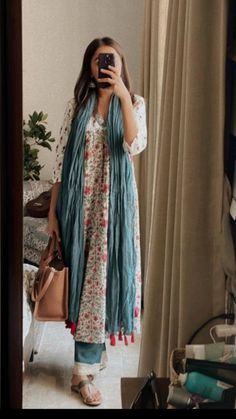 Prajakta Koli In Saree, Desi Office Wear, Prajakta Koli Saree, Desi Office Outfit, Prajakta Koli Outfits Indian, Daily College Outfits Indian, Office Outfits Women Indian, Kurti Pair, Indian Style Clothes