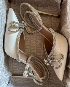 Kasut Kahwin, Heeled Slippers, Bridal Party Dress, Bling Sandals, Heels Aesthetic, Shiny Shoes, Bridal Heels