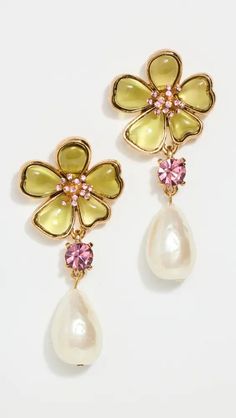 Oscar de la Renta Cloudy Resin Symmetrical Pearl Earrings | Shopbop Floral Jewelry, Dope Jewelry, Classy Jewelry, New Jewelry, Delicate Details, Diy Schmuck