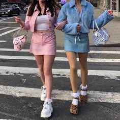 Soft Girl Aesthetic Outfit, Colorful Outfit, Soft Girl Outfits, Tokyo Street Fashion, 00s Fashion, Look Retro, 2000s Fashion Outfits, Y2k Outfits, Brunch Outfit