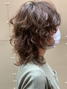 Wavy Shag Haircut With Bangs, Trendy Haircuts For Curly Hair, Mullet Hair, Curly Hair Photos, Short Curls, Haircuts For Wavy Hair