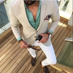 Blazer Outfits Men, Mens Fashion Blazer, Designer Suits For Men, Mens Fashion Smart, Mens Fashion Blog, Beige Blazer, Fashion Suits For Men, Stylish Mens Outfits, Mens Fashion Suits