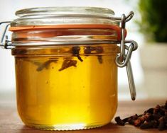 10 Herb Infused Honey Recipes - Fill My Recipe Book Honey Infusions, Recipe Using Honey, Vinegar Sauce, Fermented Honey, Honey Drink, Honey Benefits