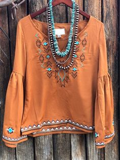 Aztec Clothing, Vintage Crew Neck, Estilo Country, Estilo Hippie, Western Outfits Women, Suits Design, Plus Size Vintage, Embroidery Suits, Women Shirts Blouse