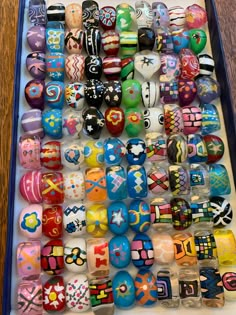 "WHAT an incredible find! Unopened case of 100 STATEMENT RINGS... beautiful vintage Y2K 90s vogue rings made of LUCITE. These are NOS...new old designer stock, never been worn. Awesome dimension with a stunning patterns $1.75 per ring!! and they sell for $10 regularly. Sizes: 5, 5.5, 6, 6.5, 7, 7.5, 8, 8.5, 9 Great variety of sizes and plenty of each. Some of the geometric measurements: 5/8\" wide, 1\" tall from the base to the top (circumference) Just about a 1/4\" rise above the finger Conditi 90‘s Jewelry, 90s Jewellery, 90s Accessories Jewelry, Y2k Jwellary, Accessories Y2k Rings, Kidcore Resin Rings, 90s Jewelry, Love Vintage, Funky Earrings