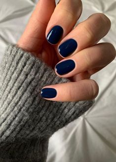 12 Old Money Nail Ideas That Are the Epitome of Quiet Luxury | The Everygirl Blue Gel Nails, Dark Blue Nails, Navy Nails, Navy Blue Nails, Cute Short Nails, Nail Color Trends, Nail Colors Winter, Her Nails, Blue Nail Designs