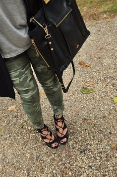 Camo pants Grey Accessories, Beginning Of Fall, Bada Bing, Super Cool Stuff, Gray Accessories, Casual Fridays, Winter Styles, Black Stilettos