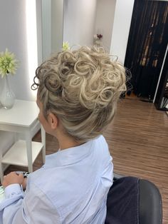 Curly Hair Up, Best Wedding Hairstyles, Hair Updo, Hair Updos, Up Hairstyles, Dreadlocks, Nails