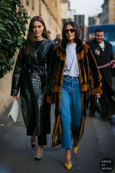 Milan Fashion Week Fall 2017 Street Style: Giorgia Tordini Giorgia Tordini, Fall Fashion Week, Week Outfits, Fall Fashion Coats, London Fashion Weeks, Walking Down The Street, Street Style 2017, Straight Cut Jeans, Bohol