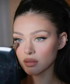 Soft Dramatic Makeup, Nicole Peltz, Maquillage On Fleek, Nicola Peltz, Soft Dramatic, Fresh Makeup, Ethereal Makeup, 2nd Year, Makijaż Smokey Eye