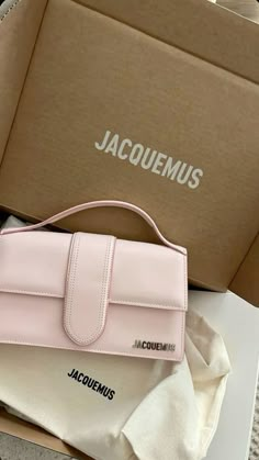 Jacquemus Bag Pink, Jacquemus Bag Aesthetic, Pink Jacquemus Bag, Jacquemus Bags, Luxury Things, Zara Drip, Jacquemus Bag, Unique Handbag