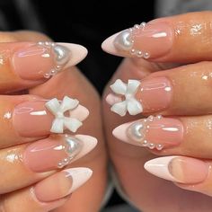 Nail Inspo Pearl, Pink French Manicure, Bow Nails, New Nail Trends, Aesthetic Nail, Bow Nail, Long Almond, French Tip Nail Designs