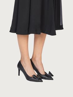 Double bow pump shoe - Shoes - Women - Salvatore Ferragamo US Low Pumps, Bow Pumps, Double Bow, Ferragamo Shoes, Shoes Women, Pump Shoes, Elegant Woman, Salvatore Ferragamo