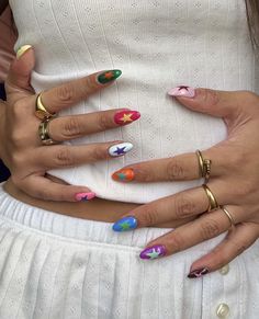 Nails And Rings, Dot Nail Art, Summery Nails, Exude Confidence, Dots Nails, Mob Wife