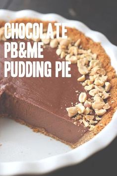 there is a chocolate pie with nuts on top and the words p & m puddinging pie above it