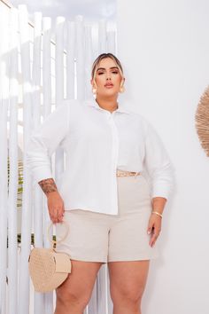 Camisa manga longa plus size Camisa charmosa e moderna. o modelo é passível de inúmeras combinações, possui um design moderno, para quem gosta de estar sempre na moda. Plus Size, Design