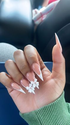 Stiletto White French Tip Nails, Stiletto Nails With Bows, Stalitoes Nails Design, White French Tip Nails Stiletto, Cute Stilletos Nails, Nail School Aesthetic, Sharp Acrylic Nails, Sharp French Tip Nails, French Tip Acrylic Nails Stiletto