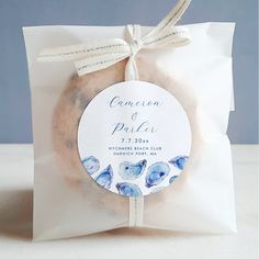 a cookie in a bag with a label on it that says confection & parfax