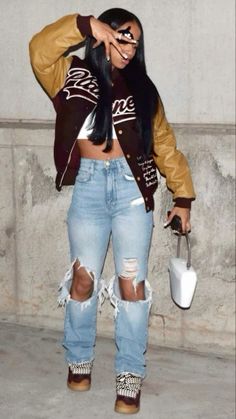 Cute Streetwear Outfits Black Women Winter, Tennis Shoe Outfits Black Women, 2023 Fashion Black Women, Outfits For Nba Game Black Women, Fall Outfits Blackgirl Baddie, Date Night Outfit Black Woman Fall, Thankgiving Outfits Black Women, Trip To Chicago Outfits, Fall Outfits Women Streetwear