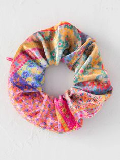 Hideaway Scrunchie, Camp Accessories, Survival First Aid Kit, Flower Patchwork, Velvet Design, Secret Keeper, Diy Wardrobe, Velvet Scrunchie, Life App