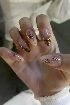 Almond Nails Vacation, Almond Shape Pink Nails, Nails Almond Shape Pink, Holiday Nails Summer Acrylic, Chrome Christmas Nails, Gold French Tips, Chrome Christmas, Holiday Nails Summer, Blue Nails Short