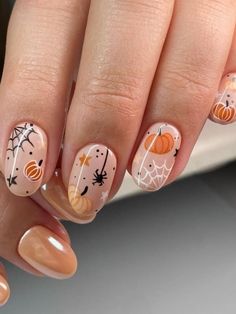 nude short nails with pumpkins and spider webs Holloween Nails, Halloween Acrylic Nails, Cute Halloween Nails, Pumpkin Nails, October Nails, Her Nails, Thanksgiving Nails, Halloween Nail Designs, Halloween Nail