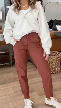 Winter Outfits With Brown Pants, Fitted Brown Athleisure Pants, Casual Brown Winter Windbreaker, Brown Athleisure Pants For Fall, Athleisure Brown Pants For Fall, Brown Athleisure Pants With Pockets, Athletic Jacket Outfit, Athletic Pants Outfit, Cute Teacher Outfits