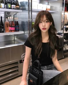 Bangs On Asian Women, Korean Dark Brown Hair, Hair Cuts Korean Style, Asian Dark Brown Hair, Dark Brown Hair Asian, Asian Haircut Long, Korean Long Layered Haircut, Korean Hair Styles, Asian Brown Hair