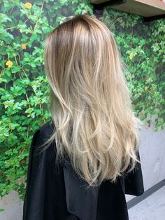 Long Hair With Wispy Layers, Long Hair Light Layers, Long Layers On Fine Hair, Almost Blonde Hair, Super Model Hair, Swedish Blonde Hair, Thick Blonde Hair, Straight Blonde Hair