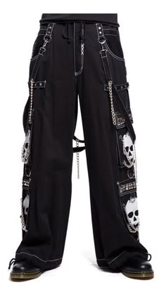 Super Skull Pants Skull Pants, Punk Style Outfits, Alt Clothes, Alt Outfits, Outfit Shopping, Emo Outfits, Estilo Punk, Punk Outfits, Grunge Goth