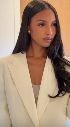 Jasmine Tookes Hair, Lawyer Fits, Classy Vintage Outfits, Quick Weaves, Chic Fits, Everyday Hair, Money Outfit, Curly Clip Ins