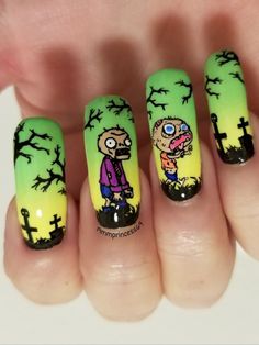 40 Halloween nails that will inspire for your next Halloween manicure. Halloween nail art that is spooky and sweet. Manicure Halloween, Nail Cartoon, Halloween Manicure, Oh Snap, Halloween Nail Designs, Halloween Nail, Halloween Nail Art