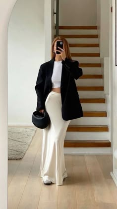 Slip Skirt Outfit, Satin Skirt Outfit, Fest Outfits, Beige Outfit, Corporate Outfits, Modest Clothing, Night Out Outfit, Slip Skirt, White Skirt