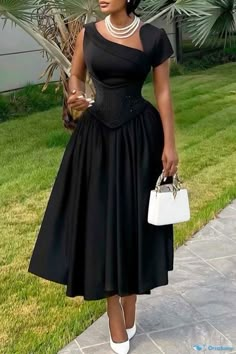 Short Sleeve Party Dress, Elegant Dresses For Black Women, Plus Size Classy Outfits Dressy, New Design Party Wear Dress, Pleated Material Dress, Plain And Pattern Gown Styles, Short Black Dress Outfit Party, Elegant Outfit Black Women, Plain Material Gown Styles