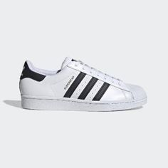 Originally made for basketball courts in the '70s. Celebrated by hip hop royalty in the '80s. The adidas Superstar shoe is now a lifestyle staple for streetwear enthusiasts. The world-famous shell toe feature remains, providing style and protection. Just like it did on the B-ball courts back in the day. The serrated 3-Stripes detail and adidas Superstar box logo adds OG authenticity to your look. Superstar Shoes, Adidas Shoes Superstar, Vegan Sneakers, Superstars Shoes, Adidas Originals Superstar, Adidas Sneaker, Adidas Originals Mens, Vegan Shoes, Adidas Superstar Sneaker