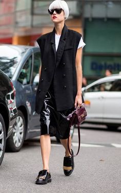 - Vest Street Style, Walking Down The Street, Vest Outfit, Monochrome Fashion, Androgynous Fashion, Black Vest, Vest Outfits, Street Chic, Street Style Outfit