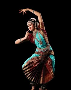 Naveen Thota (@naveenkumart) • Instagram photos and videos Bharatanatyam Shiva Poses, Classical Dance Poses Photography, Bharatnatyam Poses For Photoshoot, Bharatanatyam Poses For Photoshoot, Bharathanatyam Photography, Bharatanatyam Costumes, Bharatanatyam Arangetram