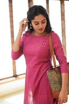 Chudidhar Designs, Plain Kurti Designs, Kalamkari Dresses, Silk Kurti Designs, Simple Kurti, Indian Kurti Designs, Churidar Neck Designs, Churidar Designs, Simple Kurta Designs