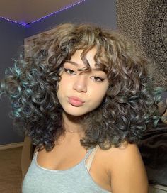 Triangle Haircut, Curly Hair Latina, Fluffy Curly Hair, Hair Patterns, Thick Curly Hair, Short Curly Haircuts, Haircuts For Curly Hair, Alternative Hair