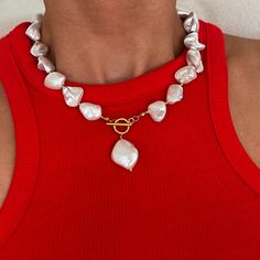 THE COASTAL PEARL NECKLACE DETAILS chunky pearl necklace water resistant lifetime warranty Boo Boo Bags, Chunky Pearl Necklace, Sweat Sets, Chunky Pearls, Girl Falling, Gift Accessories, Bridal Shoes, Beach Style, Pink Girl