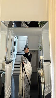 Black And White Saree, Indian Wedding Saree, South Indian Wedding Saree, Draping Styles, Saree Hairstyles, Sarees For Girls, Saree Wearing, Saree Wearing Styles, Simple Saree Designs